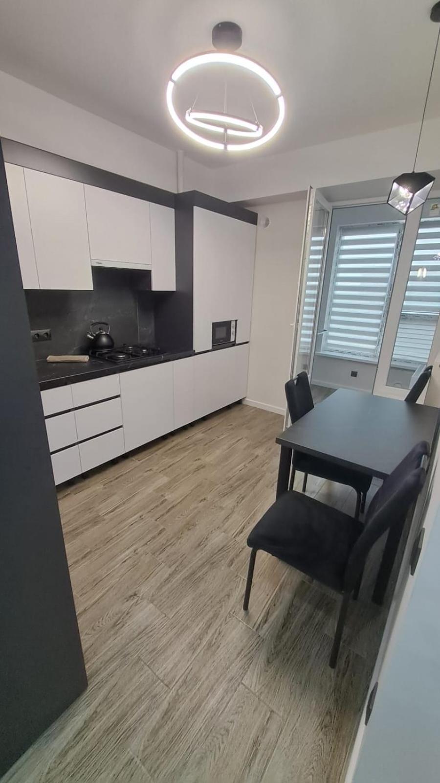 Аэропорт Кишинев 24&24 Chisinau Exterior foto